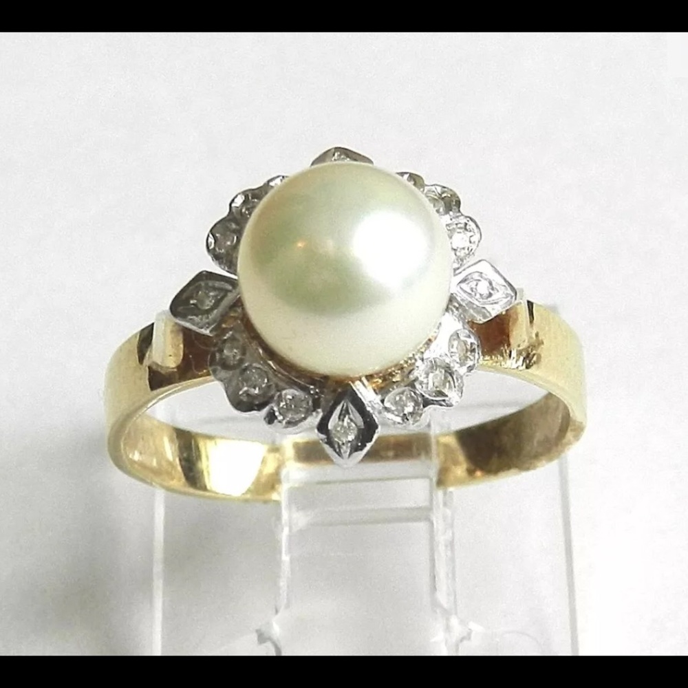 14k Pearl & Diamond Ring